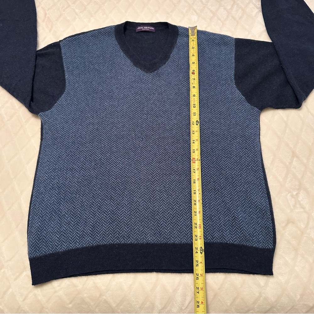 Men's John Ashford Cashmere V-Neck Pullover Sweater EUC - Picture 4 of 6